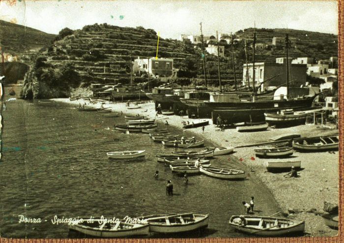 Cartolina d'epoca: Ponza, spiaggia di Santa Maria